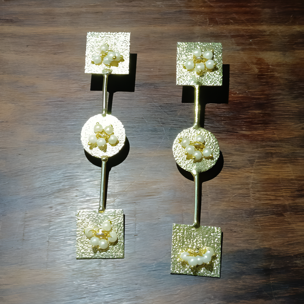 Partywear golden earrings with pearls
