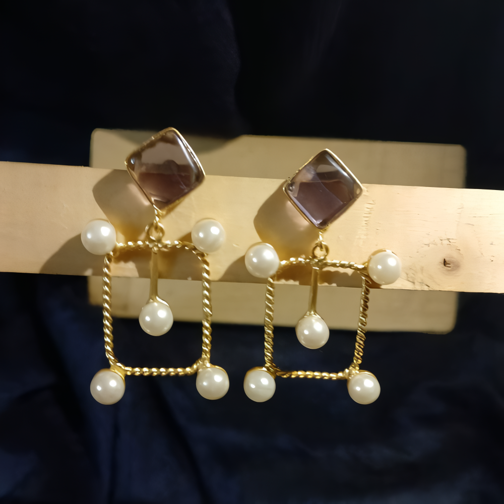 Cool gold earrings with stone & pearls