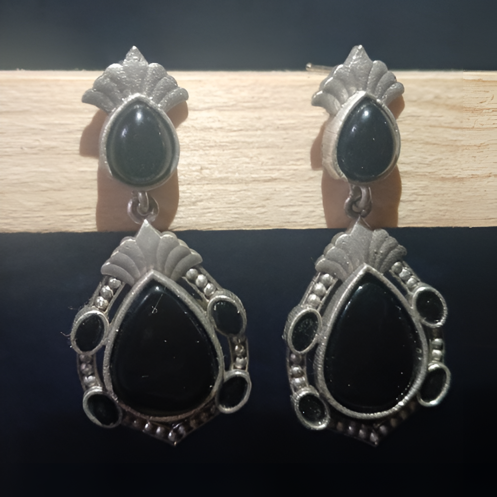 Elegant oxidised silver earrings with black mossainite stone for every occasion .