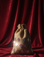 Jute bag with geometric patterns mirror
