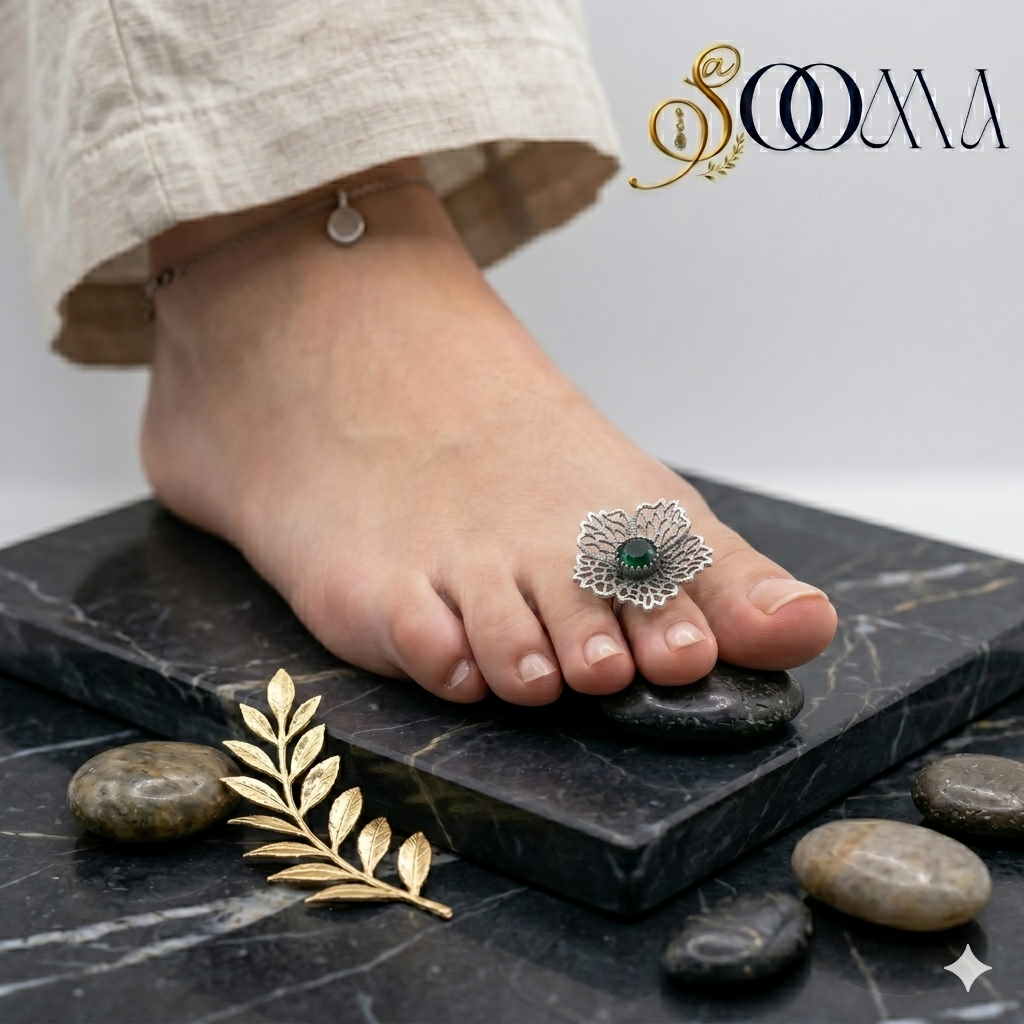 Silver Filigree Floral Toe Ring with Ruby Green Stone | Sooma, TR00007