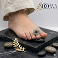 Silver Filigree Floral Toe Ring with Ruby Green Stone | Sooma, TR00007