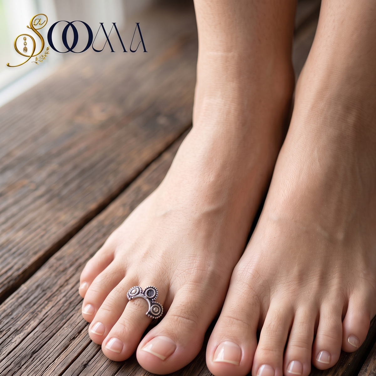 Oxidized Silver Black Stone Arched Toe Ring Bichhiya | Sooma, TR00015