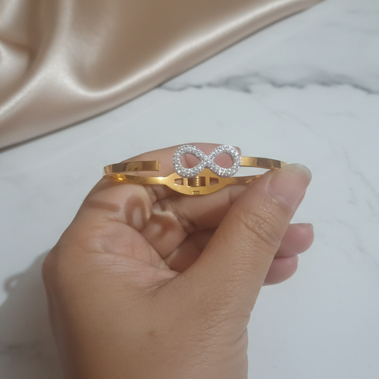Minimalist Gold Infinity AD Bracelet