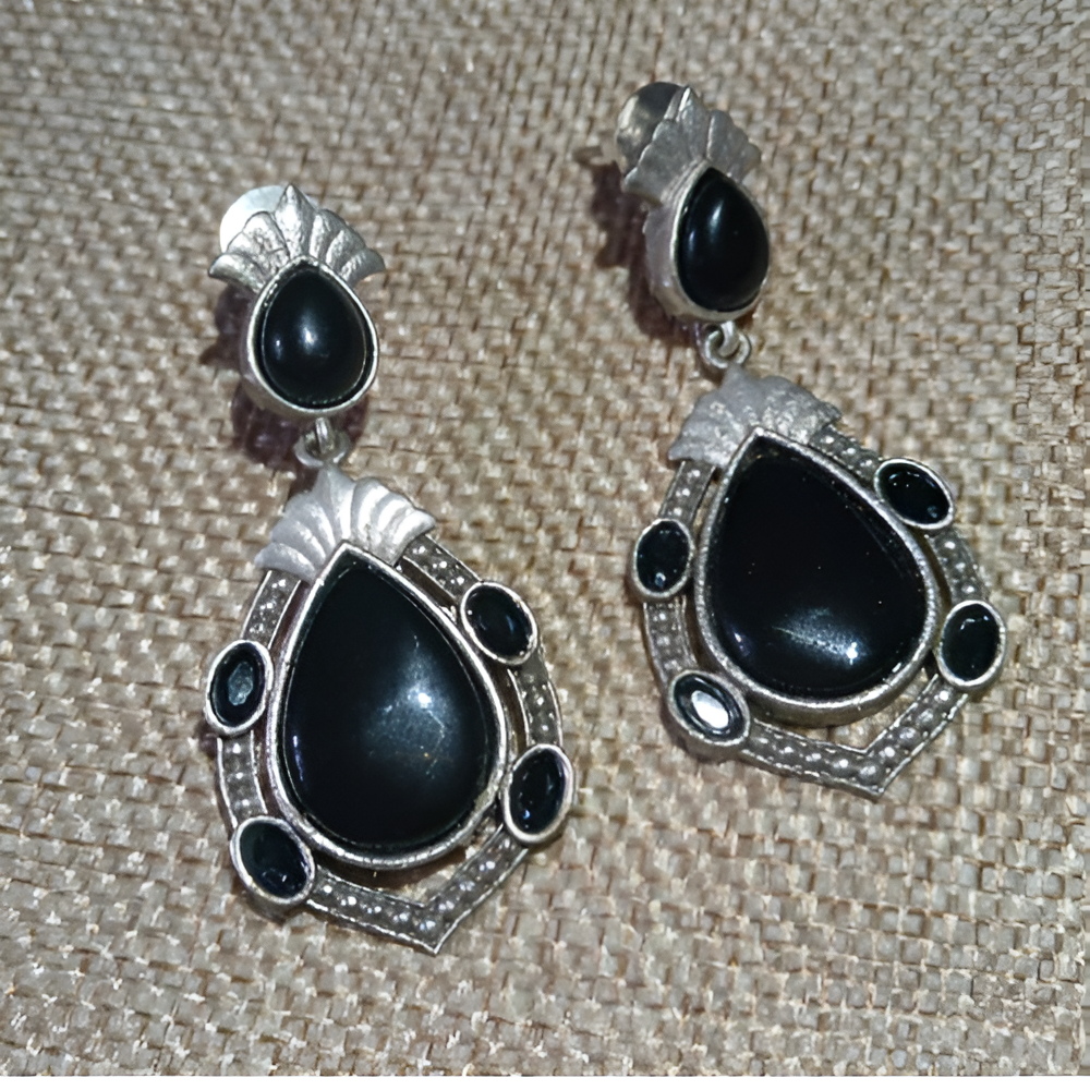 Pair of simply elegant oxidised silver earrings with black mossainite stone